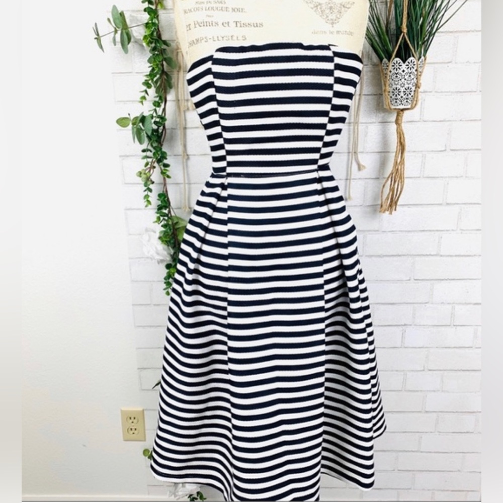 NWT - Sans Souci Strapless Fit-n-Flare Navy & White Striped Dress w/ Pockets S